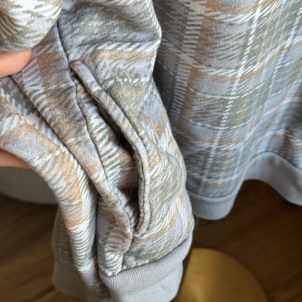 Billie Eilish Plaid Gray Hoodie Sweater | Medium - Picture 5 of 7